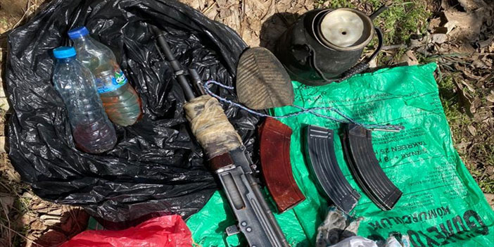 Çukurca'da silah ve mühimmat ele geçirildi