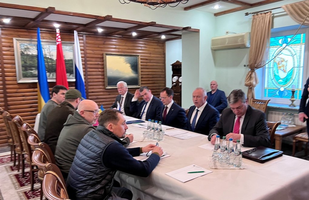 üçüncü tura kaldı