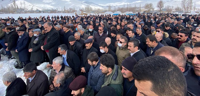 Pinyanişi aşireti lideri Osman Zeydan toprağa verildi