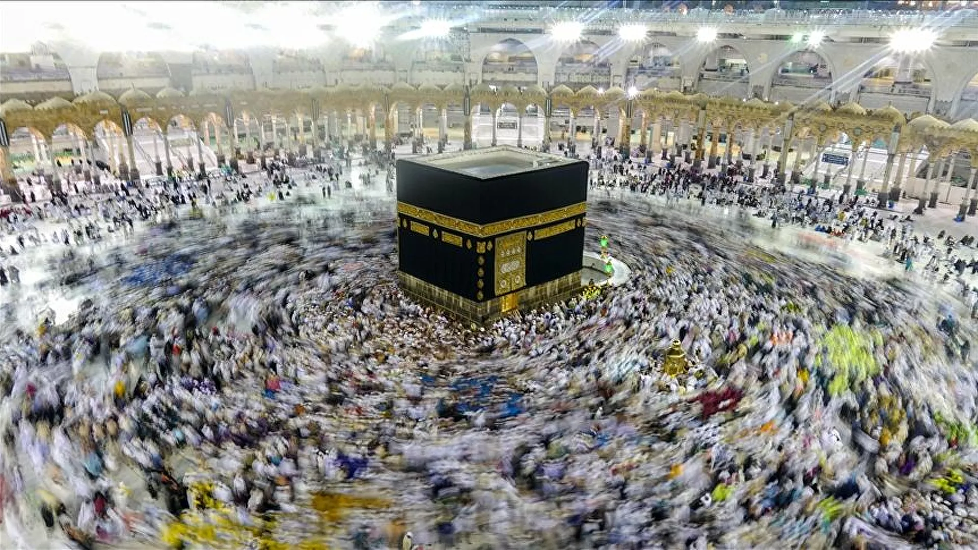 Suudi Arabistan'da maske zorunluluğu dışındaki Kovid-19 önlemleri kaldırıldı