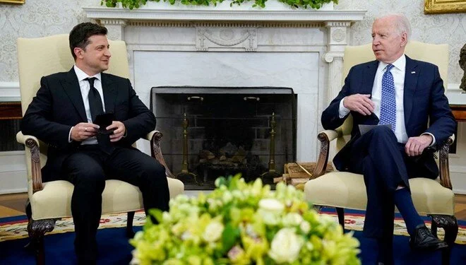 Biden Zelenski ile görüştü