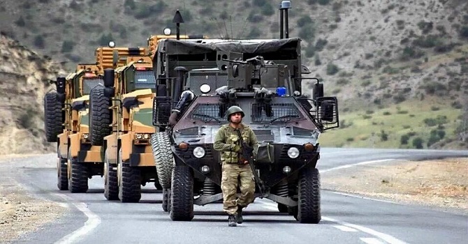 Muş’ta ev baskınları: 17 gözaltı