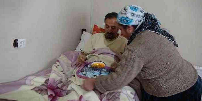 Hasta eşine 3 yıldır gözü gibi bakıyor