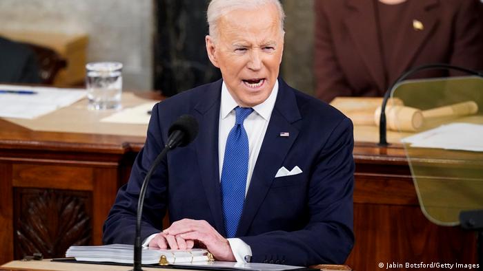 Biden: Rusya'dan doğal gaz ve petrol ithalatını yasaklıyoruz