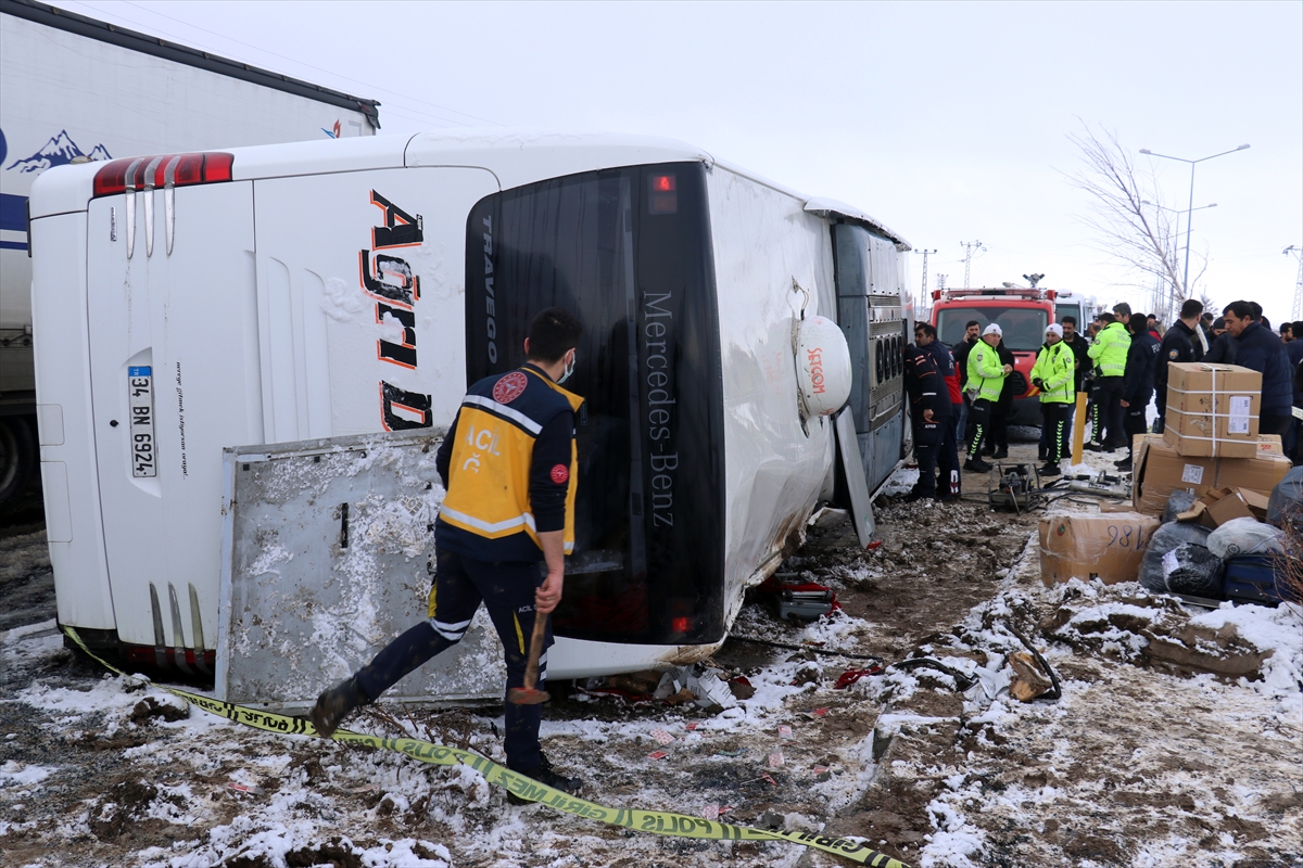 Ağrı'da kaza: 12 yaralı