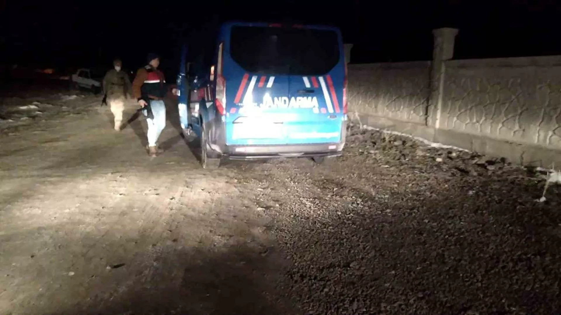 Alkollü şahıs baba ve oğlunu öldürdü