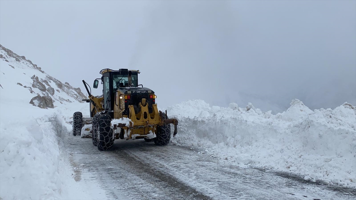Hakkari'de mart soğuğu sürüyor!