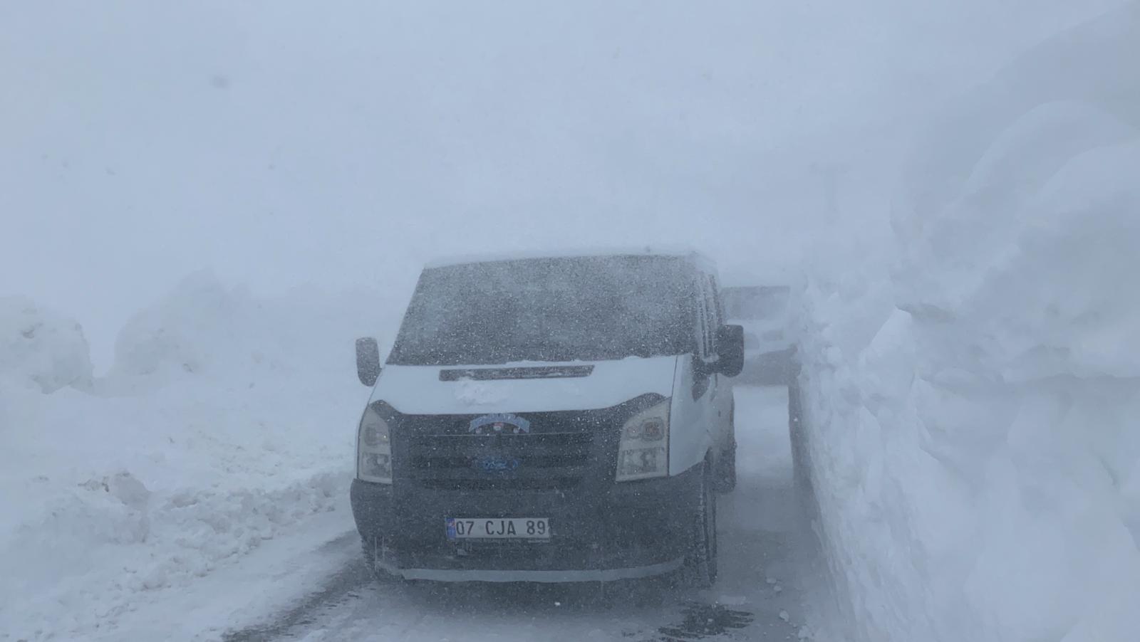 Hakkari'de 89 köy yolu kapalı