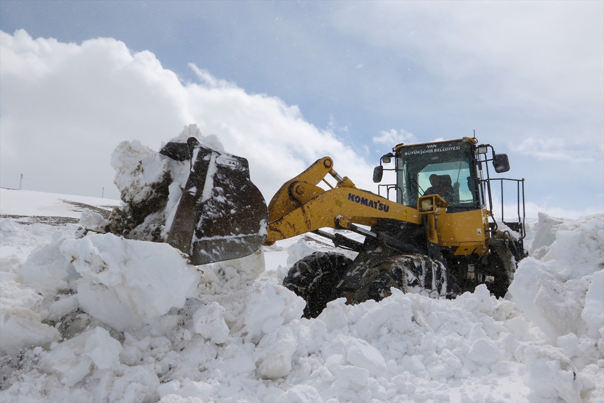 Hakkari, Van, Muş ve Bitlis'te 485 yerleşim biriminin yolu kapandı