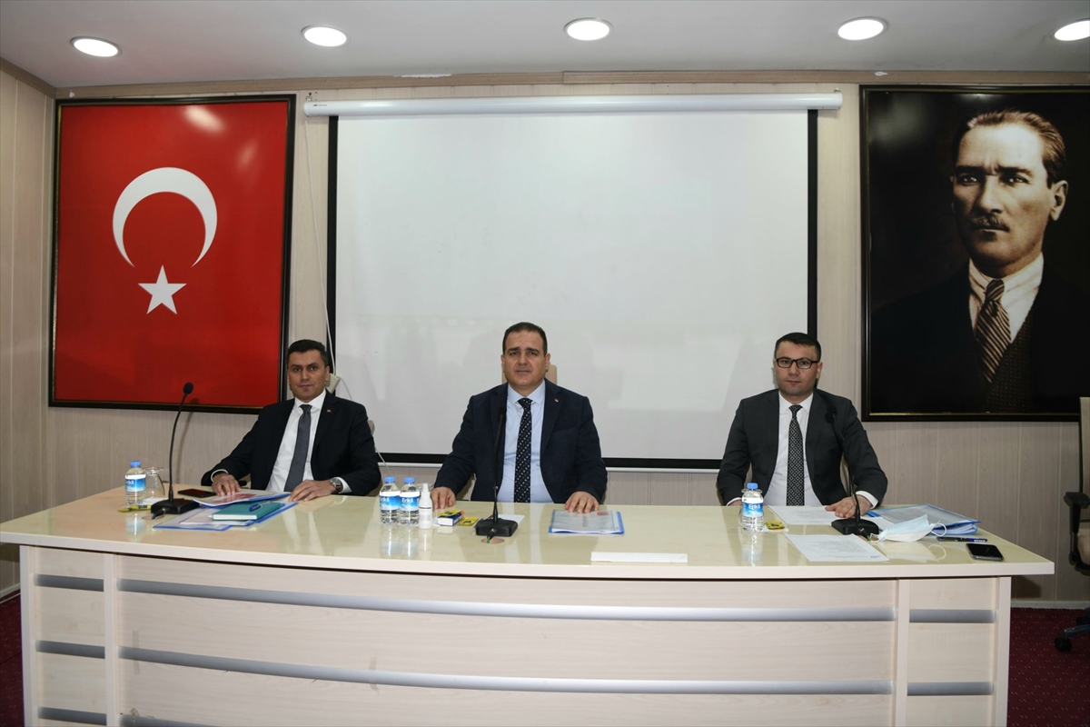 Vali Akbıyık, muhtarlarla bir araya geldi