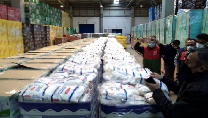 Raflarında şeker olmayan marketin deposunda 48 ton stok bulundu