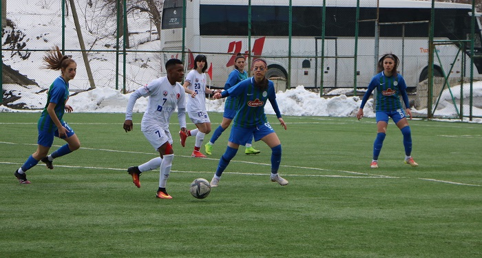 Hakkarigücü, Çaykur Rizespor Kadın Futbol Takımı'nı 1-0 yendi
