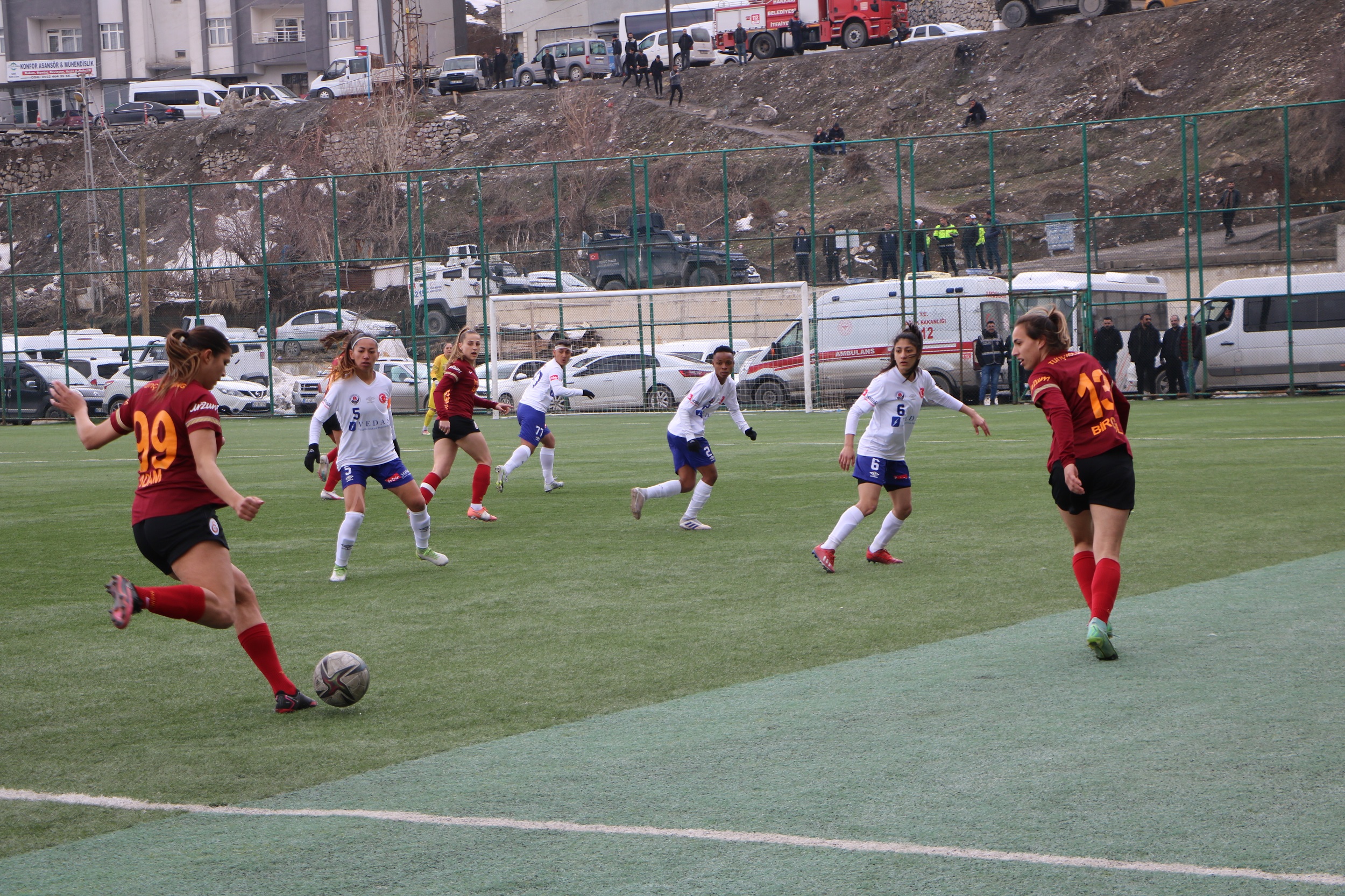 Hakkarigücü Kadın Futbol Takımı, Galatasaray'ı 1-0 yendi