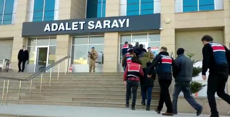 Van'da 15 korucu tutuklandı