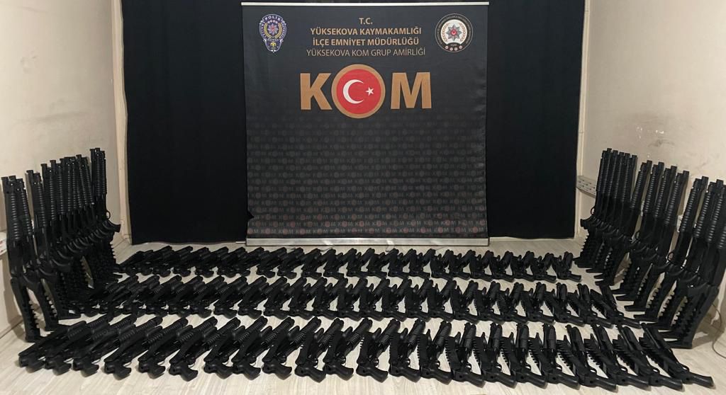 Yükekova'da 140 av tüfeği ele geçirildi