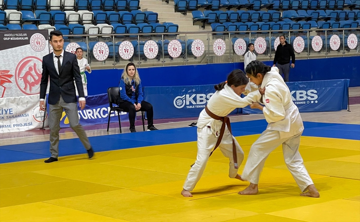 Hakkari'de "Analig Judo Grup Müsabakaları" başladı