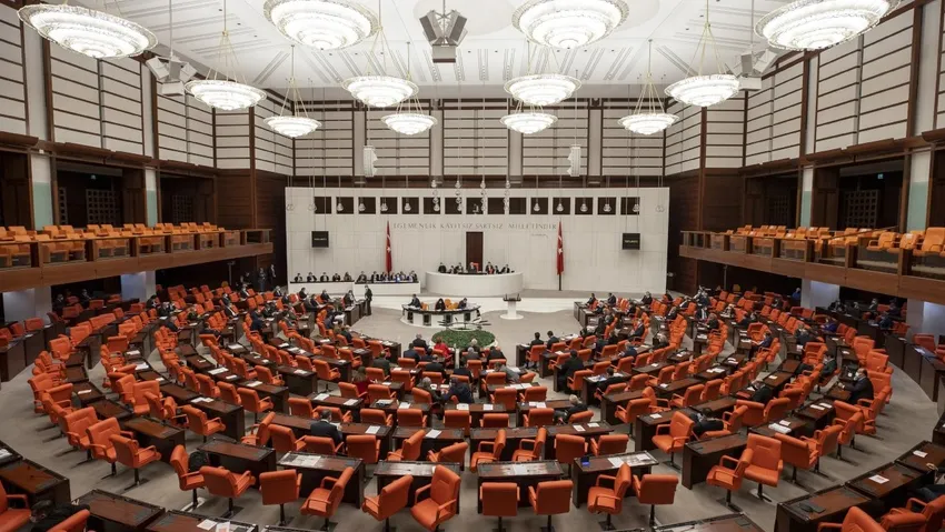 CHP, HDP ve İYİ Parti’den kadına şiddet yasasına şerh
