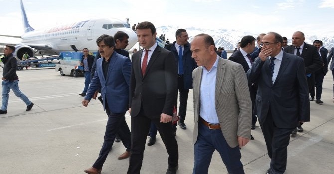 Bakan Yardımcısı Yegin Yüksekova'da