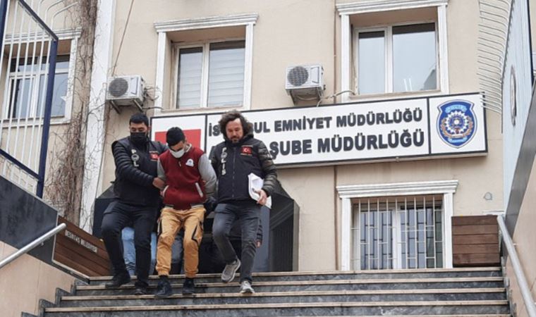 Ev arkadaşlarını öldürüp hastaneye bıraktılar