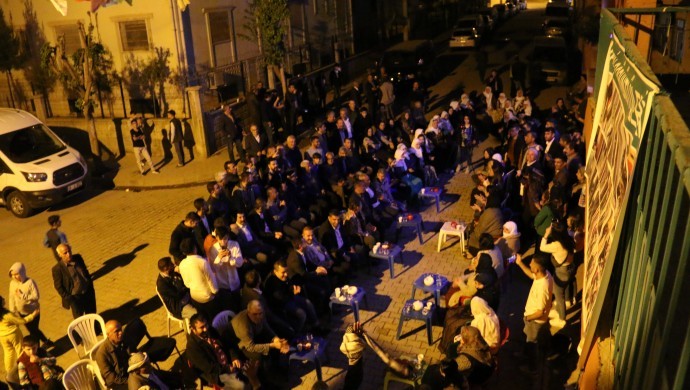 Cizre'de HDP'nin önündeki nöbet ikinci gününde