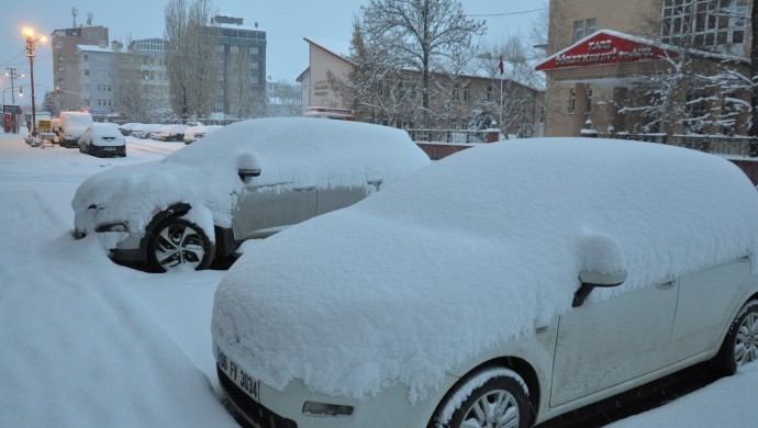 Kars'ta kar sürprizi