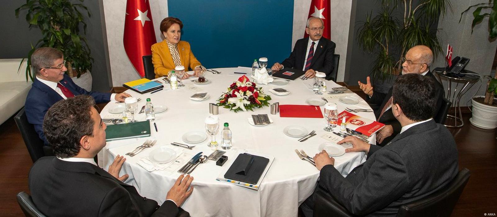 Muhalefetin altılı masasında "tweet" krizi