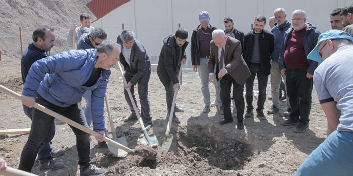 Hakkari'de çiftçilere "meyve bahçelerinin kalite ve standartlarının artırılması eğitimi" verildi