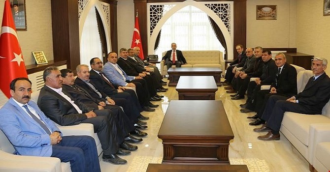 Yedi renk tek yürek platformu üyelerinden Vali Toprak'a ziyaret