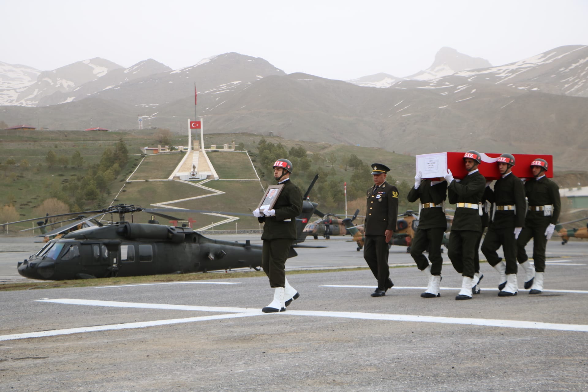 Hakkari'de şehit asker için tören düzenlendi