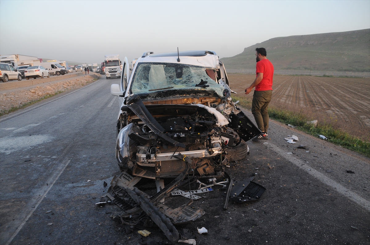 İki ayrı kaza: 3 ölü, 2 yaralı