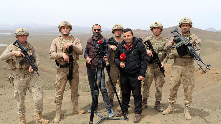 Jandarmanın sınırdaki kaçak göçmen operasyonunu DHA görüntüledi