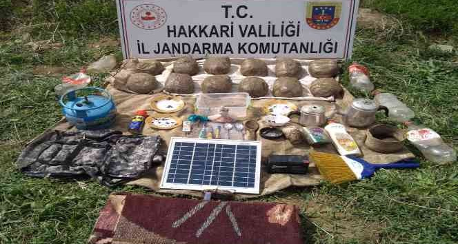 Yüksekova'da uyuşturucu ve yaşam malzemesi ele geçirildi