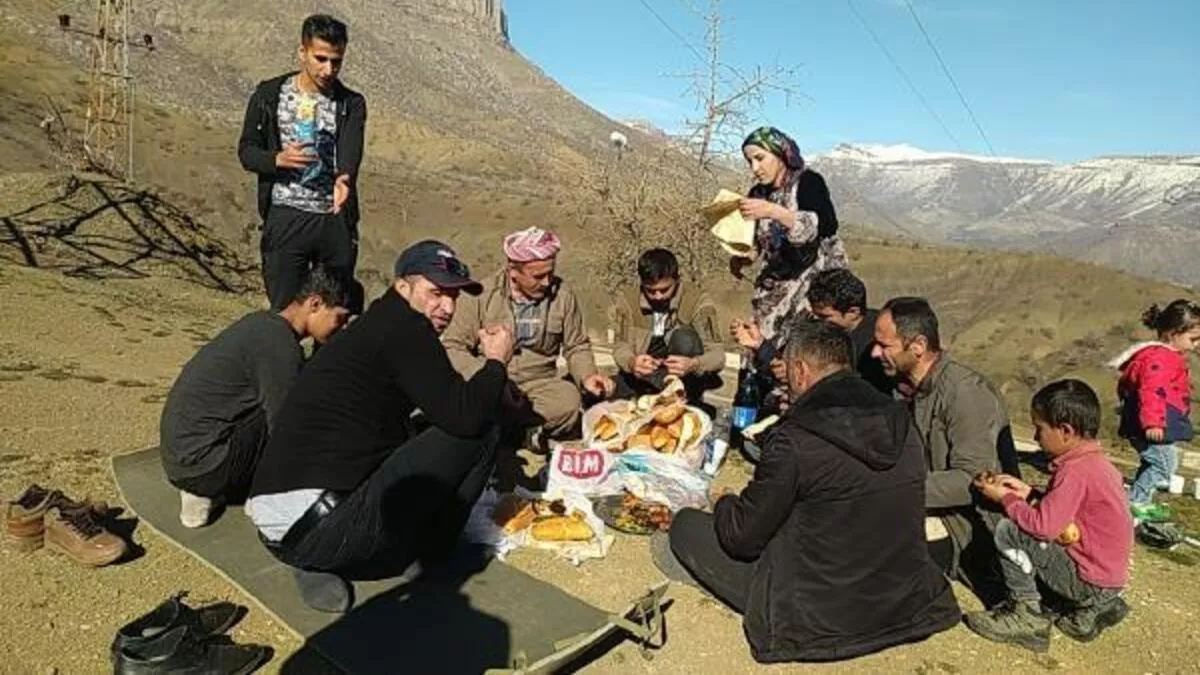 Balkaya Dağları'nda pancar toplayıp, piknik yaptılar