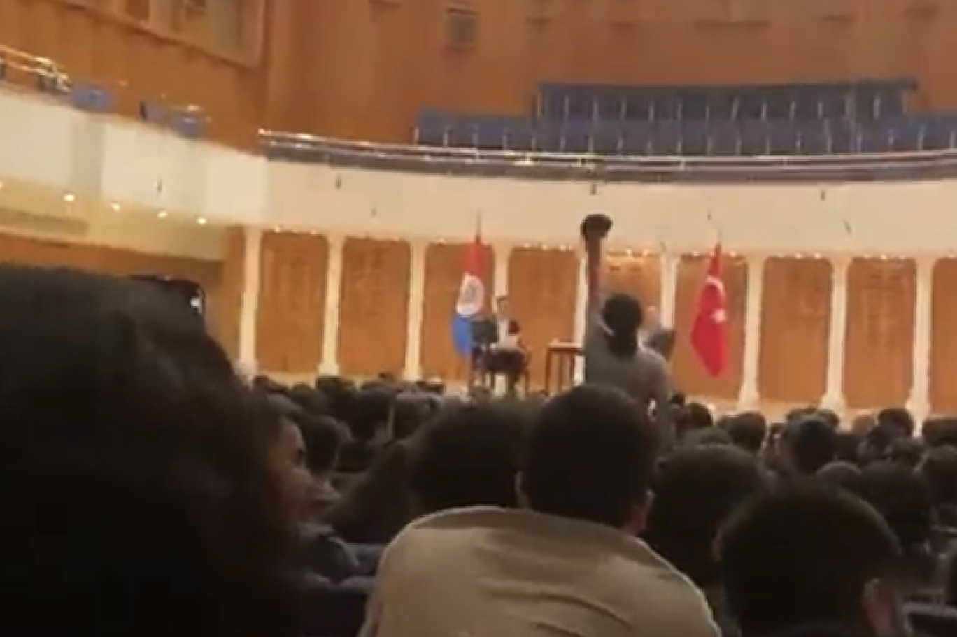 Ümit Özdağ protesto edildi