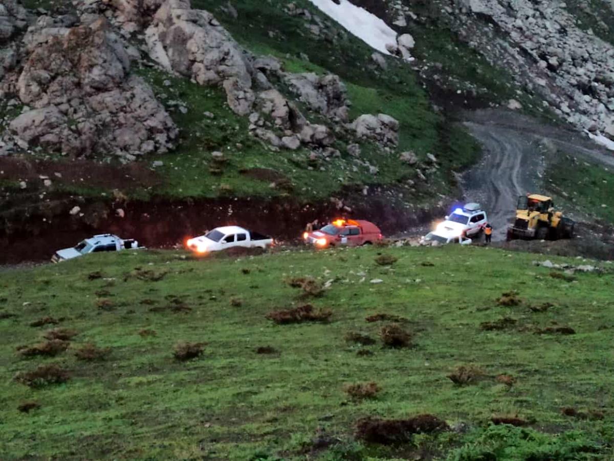 Hakkari'ye gelen göçerler fırtınaya yakalandı