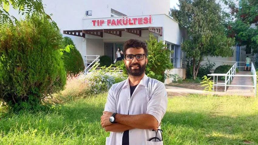 Tıp öğrencisi evinde ölü bulundu