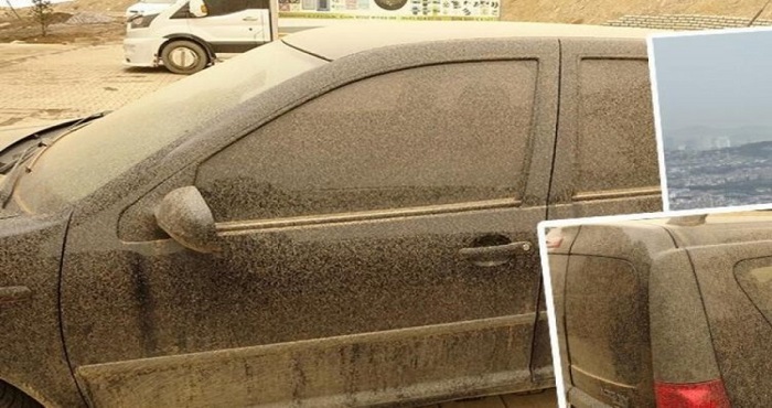 Yüksekova'ya çamur yağdı