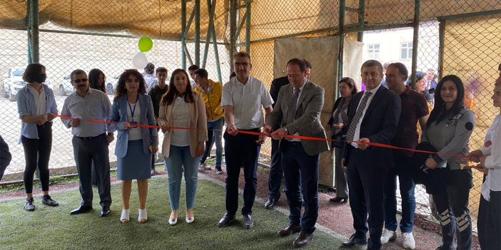 Hakkari Atatürk Anadolu Lisesi'nde TÜBİTEK Bilim Fuarı açıldı