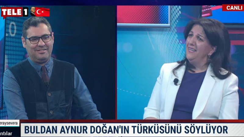 Pervin Buldan, Aynur Doğan'a Dar Hejiroke söyleyerek destek oldu