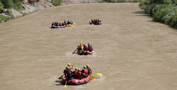 Hakkari Zap Suyu'nda rafting