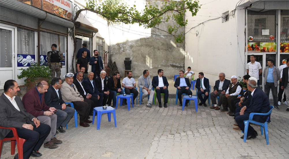 Vali Akbıyık, Derecik ve Şemdinli ilçelerinde incelemelerde bulundu