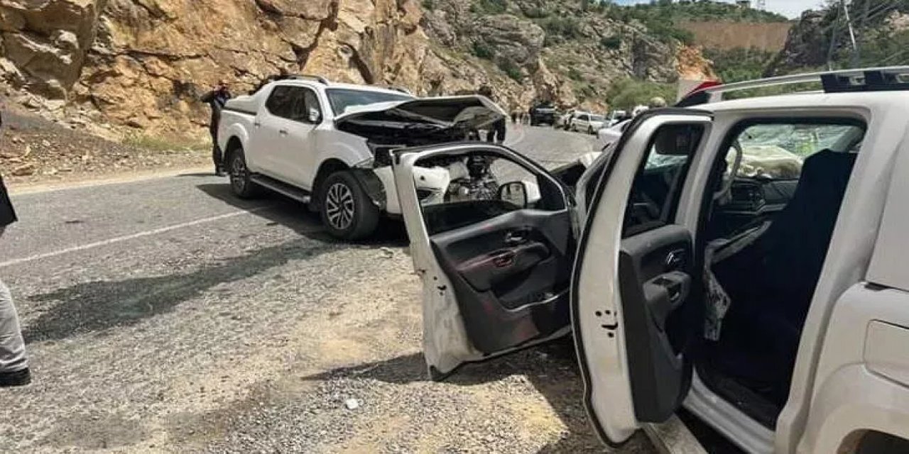 Derecik Kaymakamı Özdemir'in makam aracı kaza yaptı; 6 yaralı