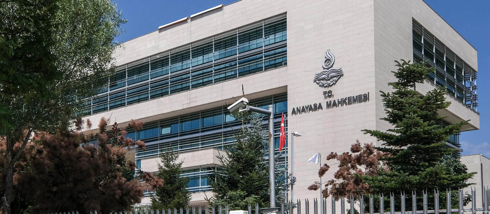 AYM, Tuğluk ve Tuncel'in tutukluluğunu 'denetlemedi'