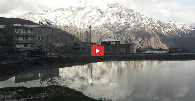 Hakkari'de Yağmur suyundan oluşan Gölet tehlike saçıyo