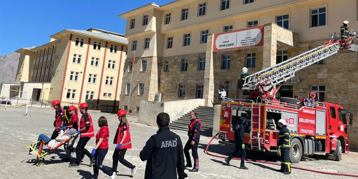 Hakkari'de deprem tatbikatı gerçekleştirildi