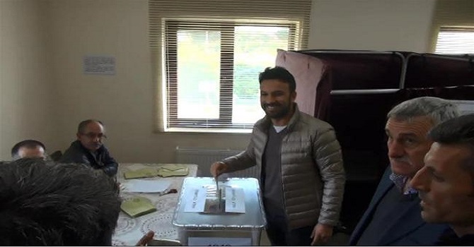 Oyunu kullandı 'Hayırlısı olsun' dedi