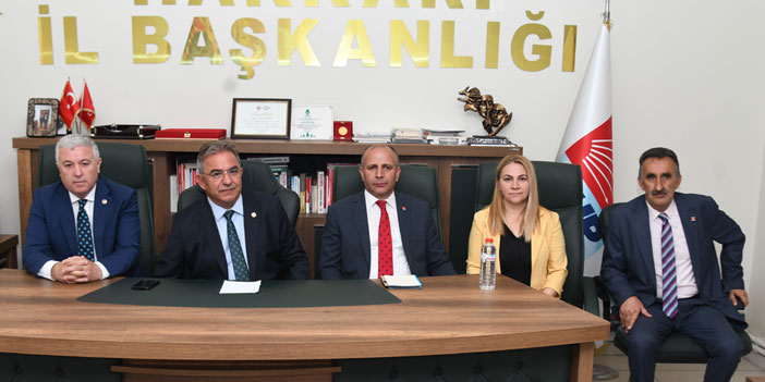 CHP Ekonomi Masası direktörü Budak Hakkari'de
