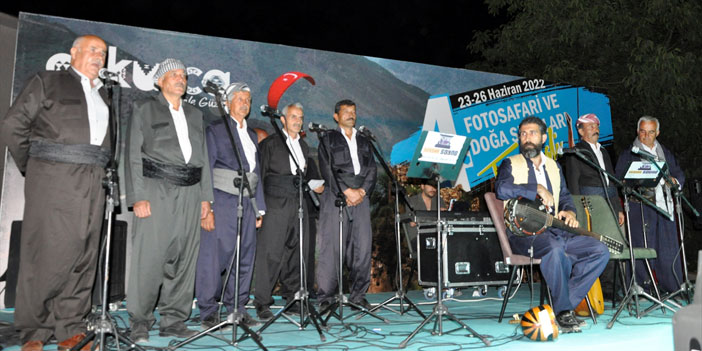 Çukurca'da dengbej ve müzik dinletisi