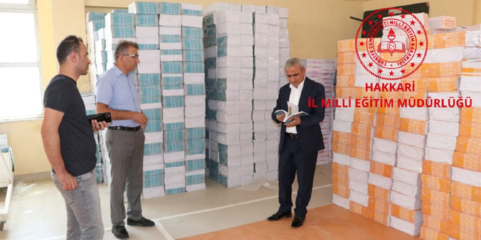 Ders ve kaynak kitaplar sıralarda