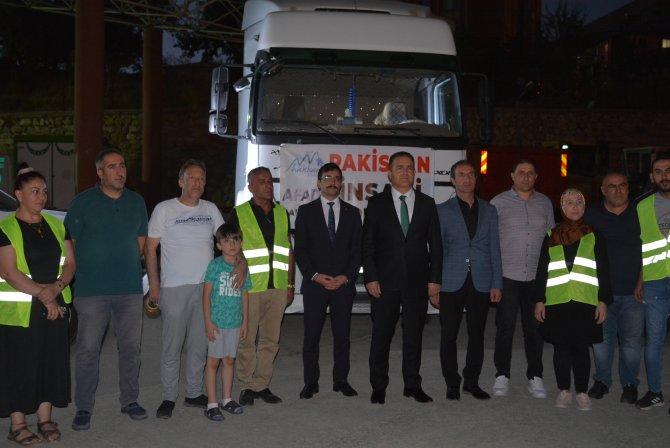 Hakkari'den Pakistan'daki sel bölgesine yardım tırı gönderildi